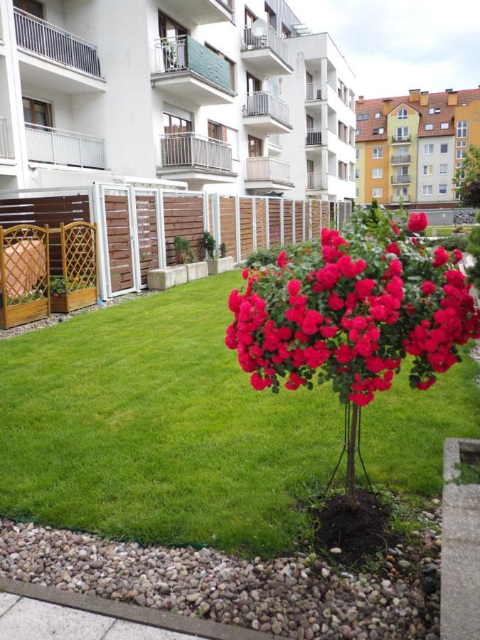 Swinoujscie Platan Patio 2- Berry Apartments Exterior foto